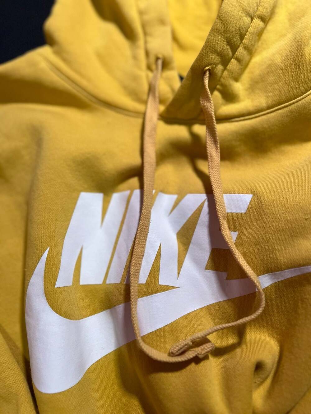 Nike Men's NSW Club Fleece Graphic Pullover Hoodie Yellow - Large - Picture 2 of 3